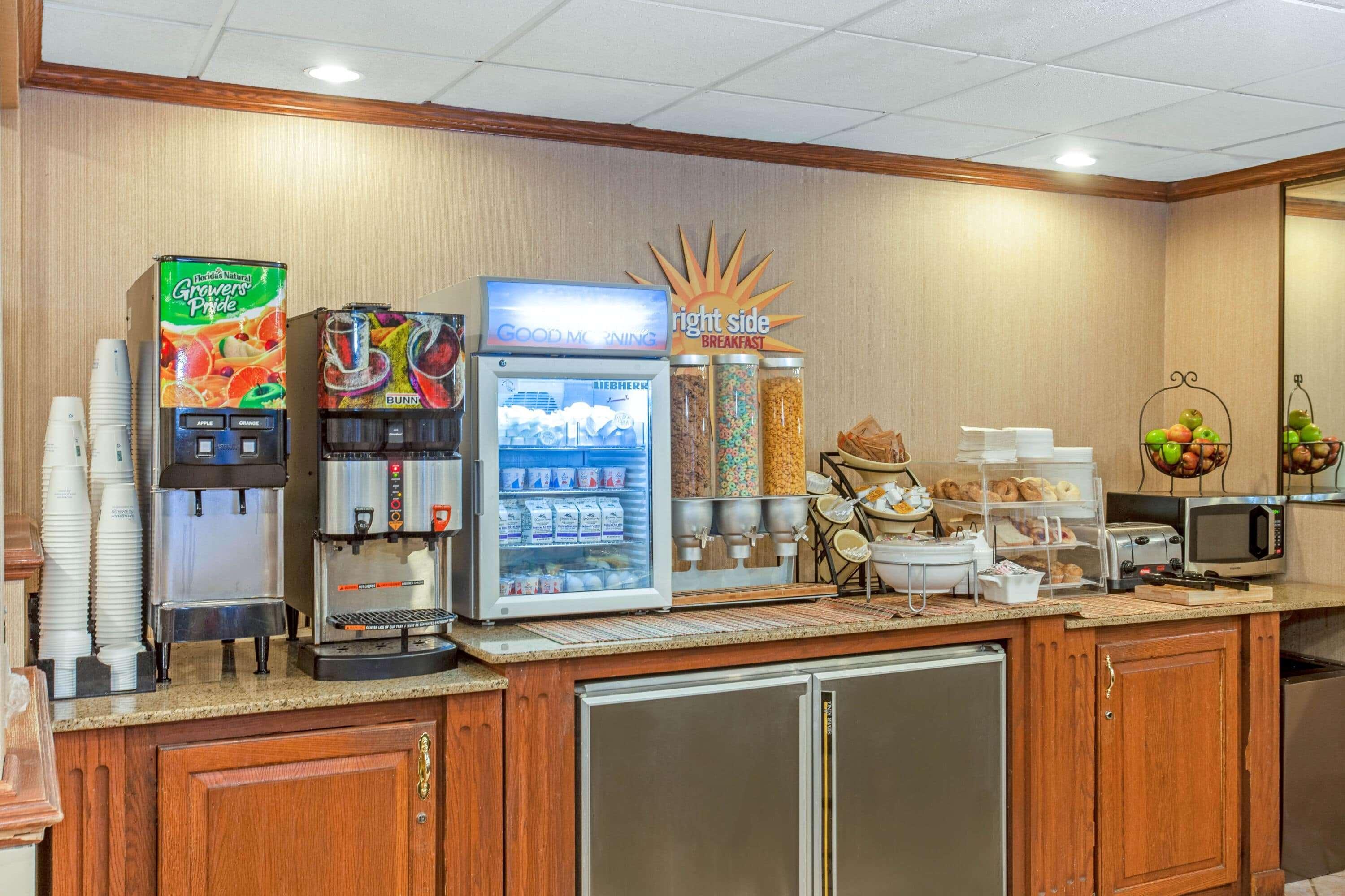 La Quinta Inn By Wyndham Milwaukee Airport / Oak Creek Extérieur photo